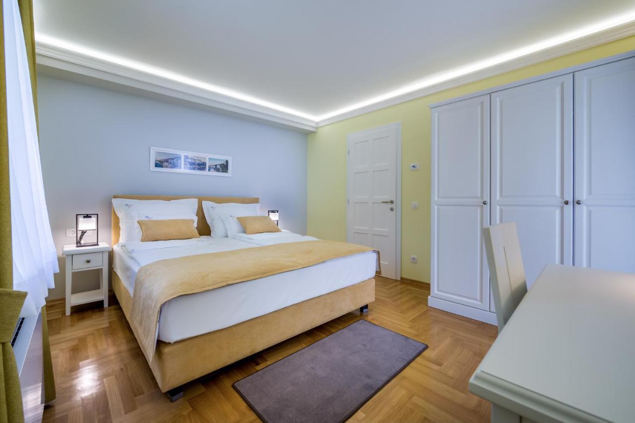 Domino Hotel