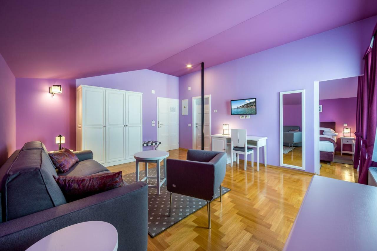 Domino Hotel