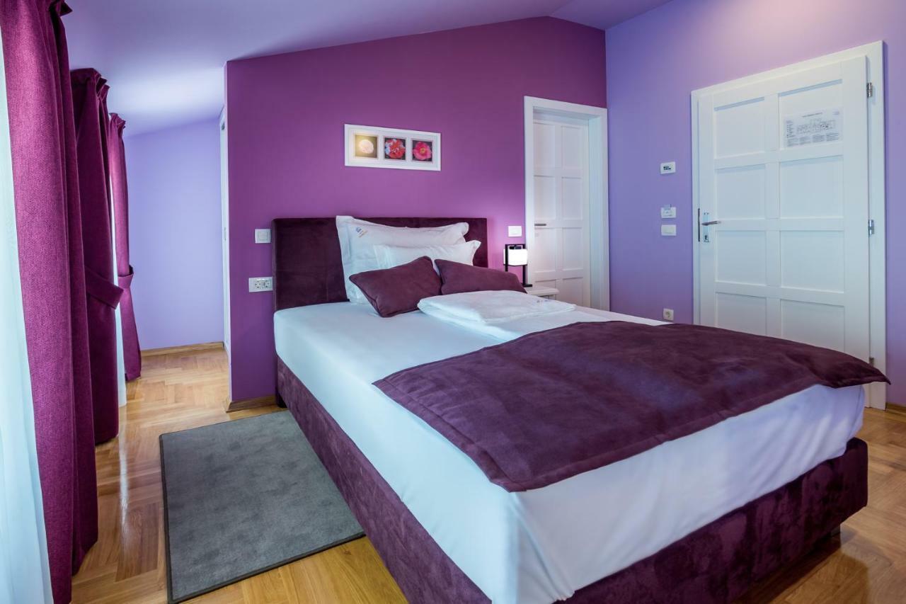 Domino Hotel